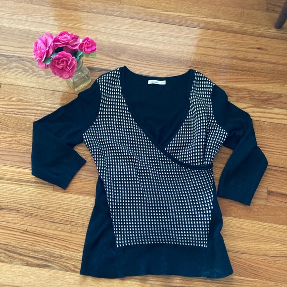 BLACK AND WHITE 3/4 SLEEVE SWEATER - Picture 1 of 3
